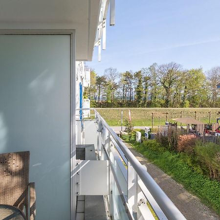 Leuchtturm An Der Seebruecke Zingst Exteriör bild